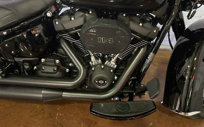 2024 Harley-Davidson Heritage Classic FLHCS Vivid Black