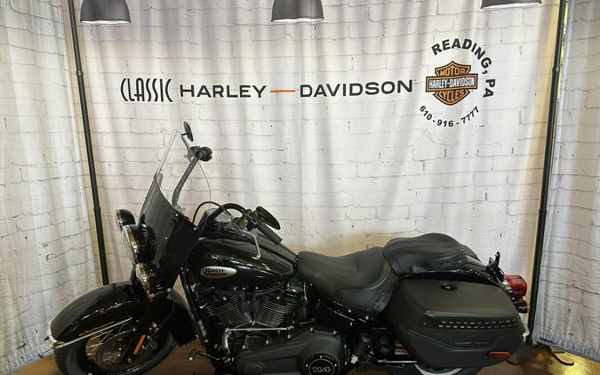 2024 Harley-Davidson Heritage Classic FLHCS Vivid Black