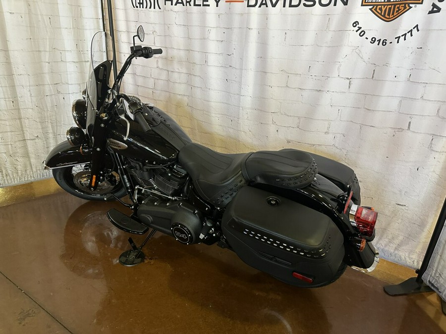 2024 Harley-Davidson Heritage Classic FLHCS Vivid Black