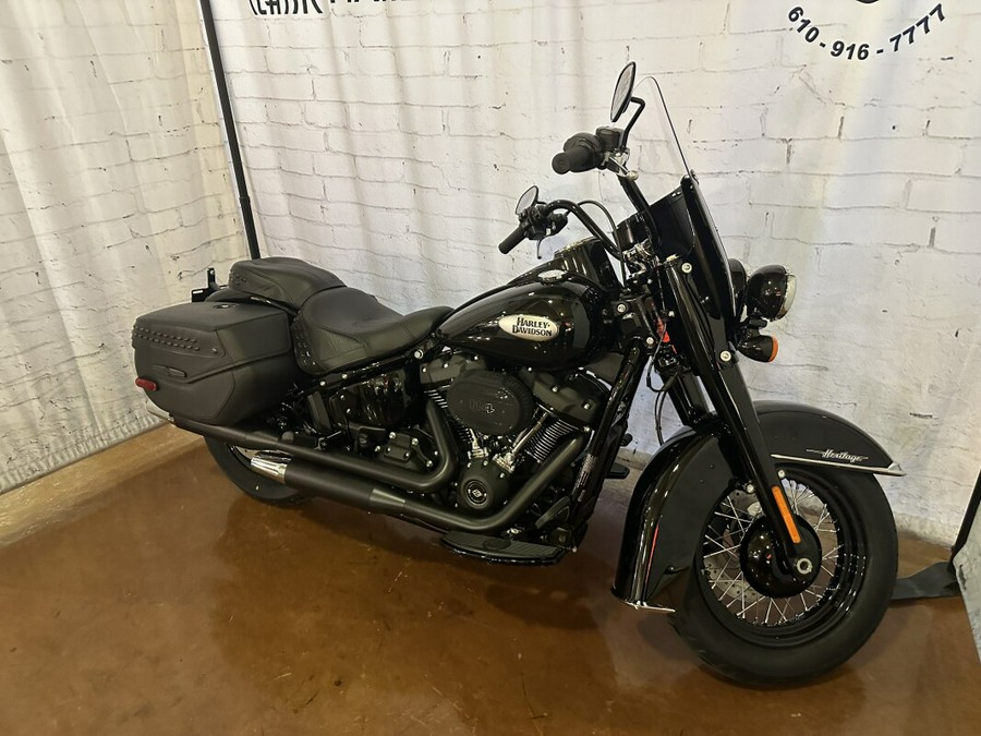 2024 Harley-Davidson Heritage Classic FLHCS Vivid Black