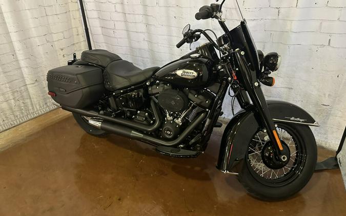 2024 Harley-Davidson Heritage Classic FLHCS Vivid Black