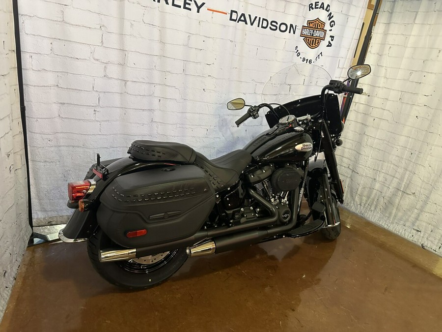 2024 Harley-Davidson Heritage Classic FLHCS Vivid Black