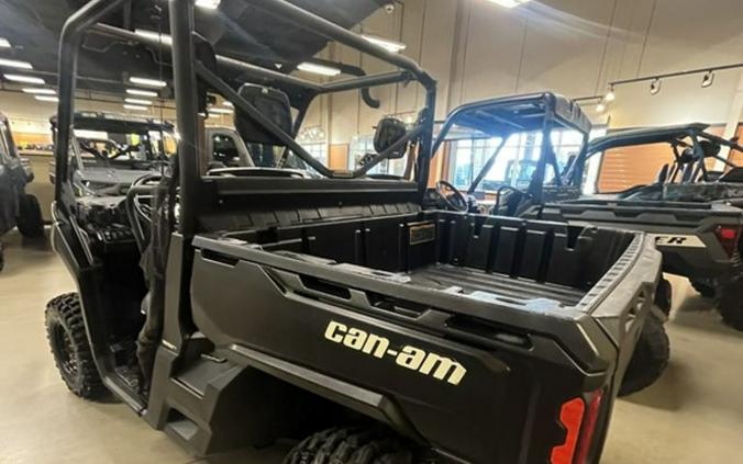 2016 Can-Am Defender HD8