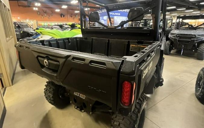 2016 Can-Am Defender HD8