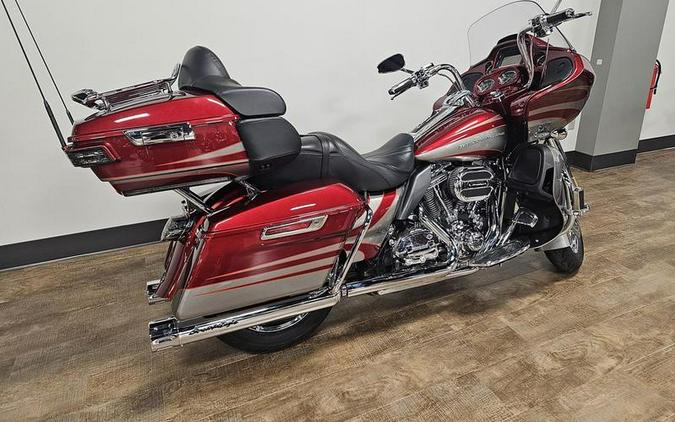 2016 Harley-Davidson® FLTRUSE - CVO™ Road Glide Ultra®