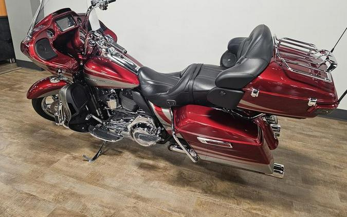 2016 Harley-Davidson® FLTRUSE - CVO™ Road Glide Ultra®