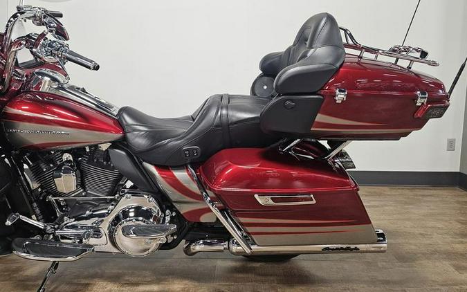 2016 Harley-Davidson® FLTRUSE - CVO™ Road Glide Ultra®