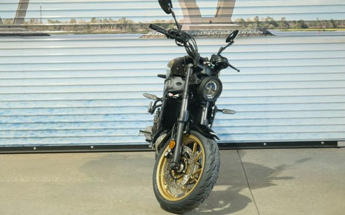 2026 Yamaha XSR700TB