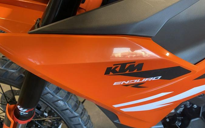 2025 KTM Enduro 390 R