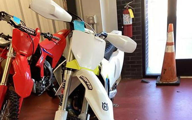 2025 Husqvarna TX 300