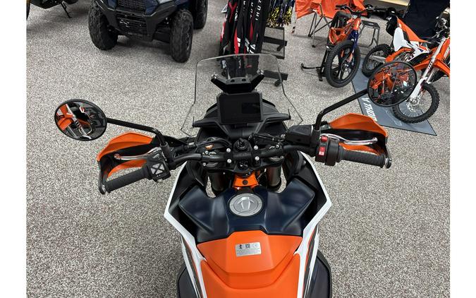 2025 Adventure 890 R - KTM
