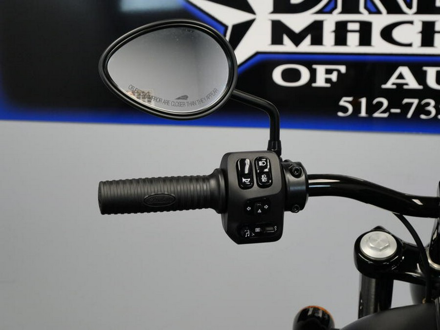 2022 Indian Motorcycle® Chief Dark Horse® Black Smoke