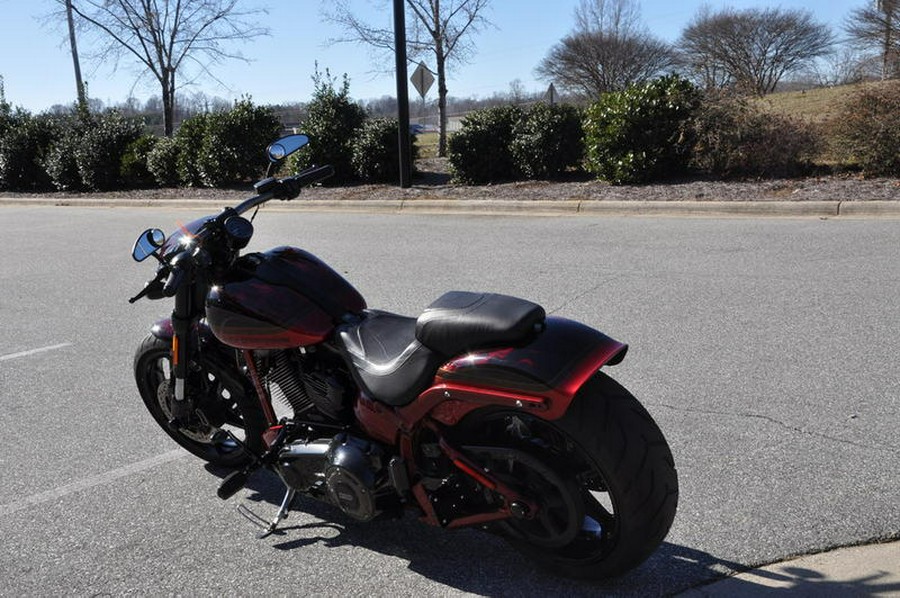 2017 Harley-Davidson® FXSE - CVO™ Pro Street Breakout®