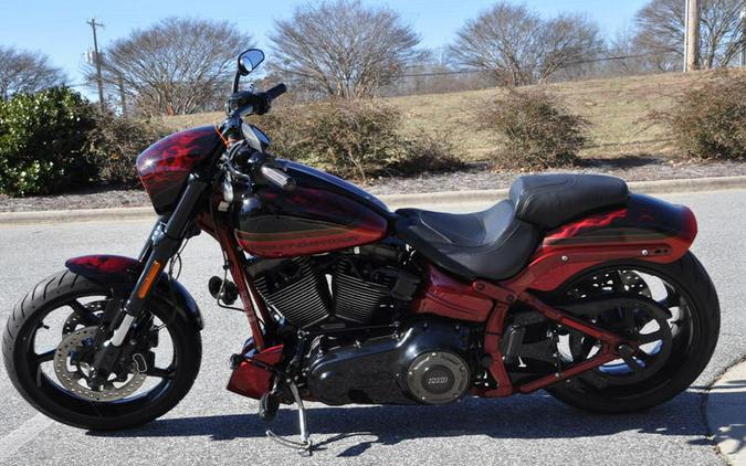 2017 Harley-Davidson® FXSE - CVO™ Pro Street Breakout®