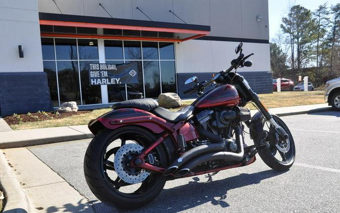 2017 Harley-Davidson® FXSE - CVO™ Pro Street Breakout®