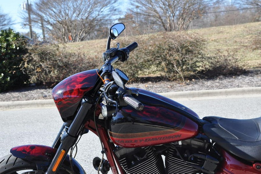 2017 Harley-Davidson® FXSE - CVO™ Pro Street Breakout®