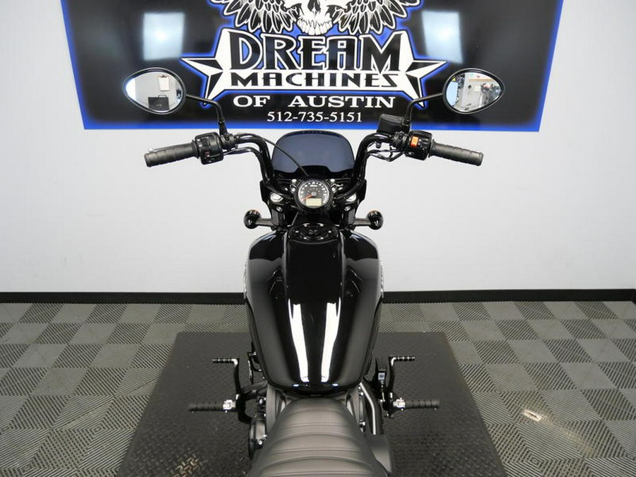 2022 Indian Motorcycle® Scout® Rogue Sixty Black Metallic