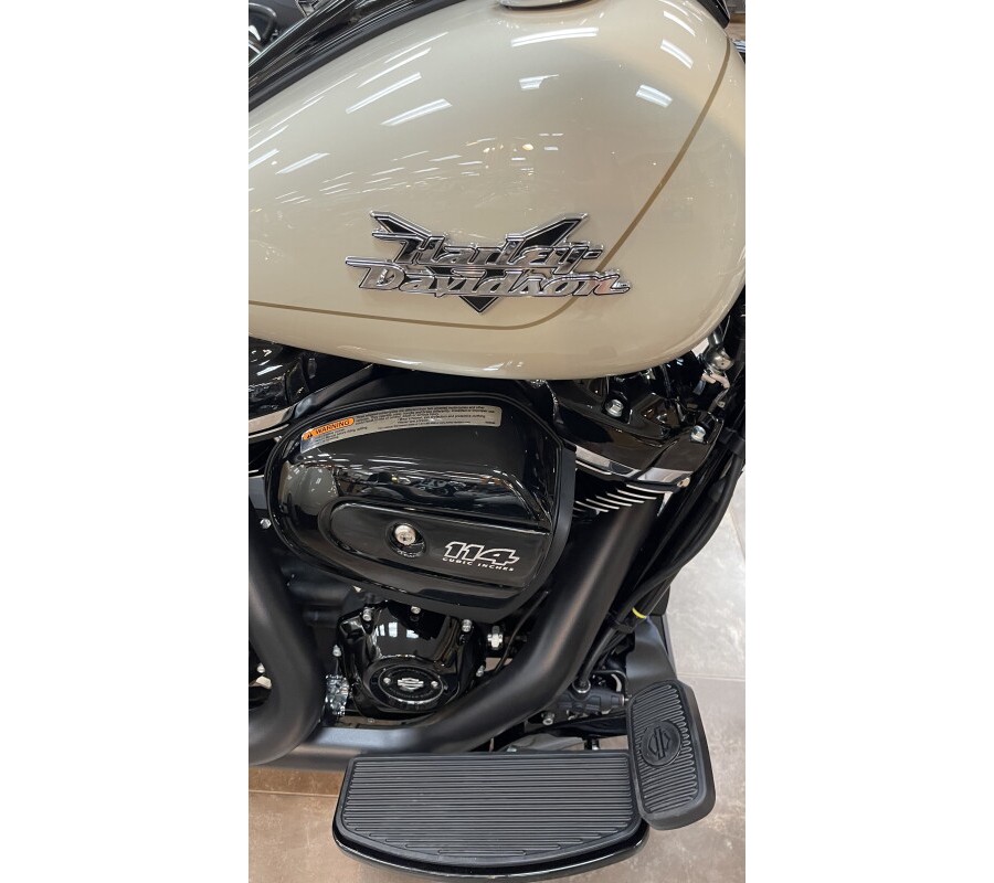 2023 Harley-Davidson Freewheeler White Sand Pearl