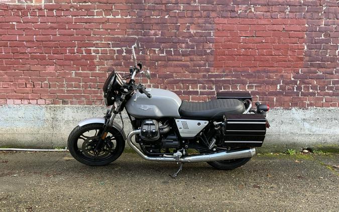 2018 Moto Guzzi V7