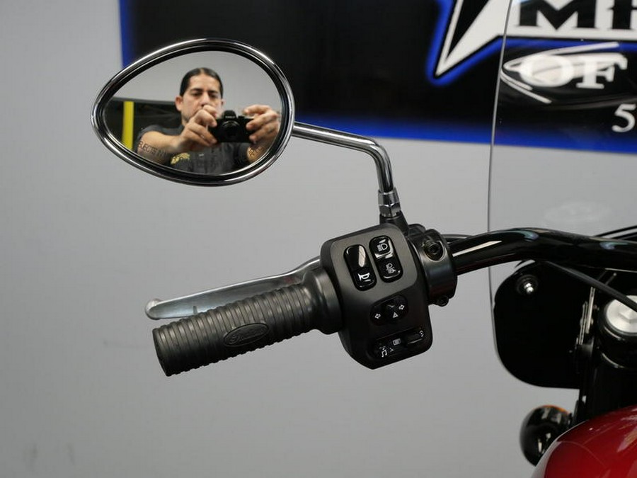 2023 Indian Motorcycle® Super Chief® Limited Stryker Red Metallic