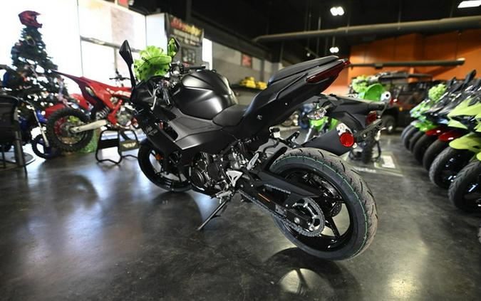 2026 Kawasaki Ninja 500 Metallic Flat Spark Black