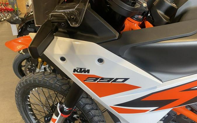 2025 KTM Adventure 390 R