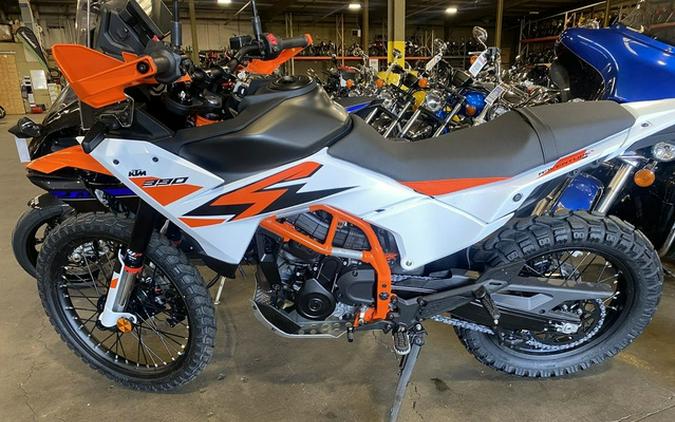 2025 KTM Adventure 390 R