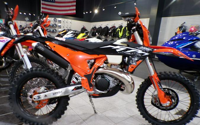 2025 KTM 300 XC-W Factory Edition First Look [11 Fast Facts]