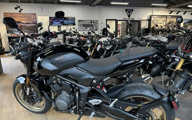 2026 Triumph Trident 800 Jet black 800