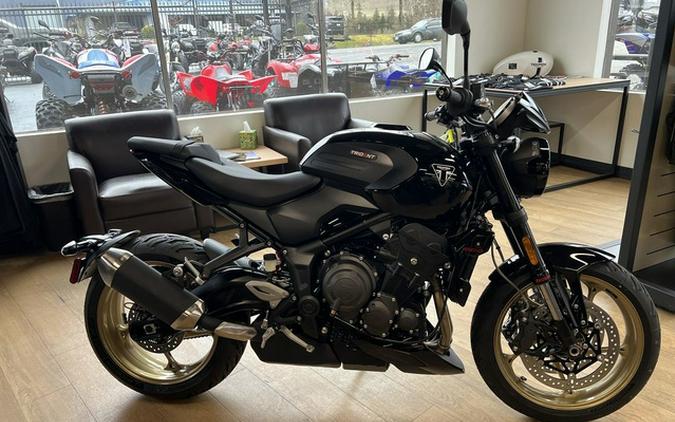 2026 Triumph Trident 800 Jet black 800