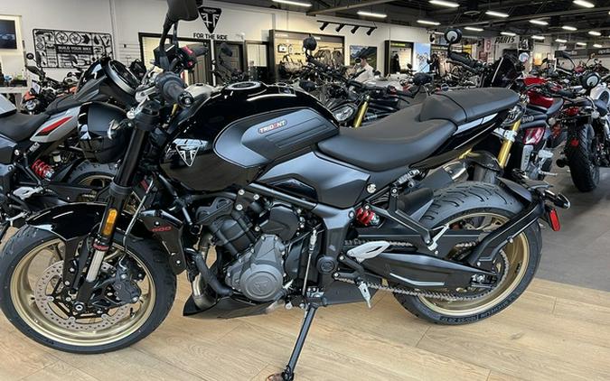 2026 Triumph Trident 800 Jet black 800