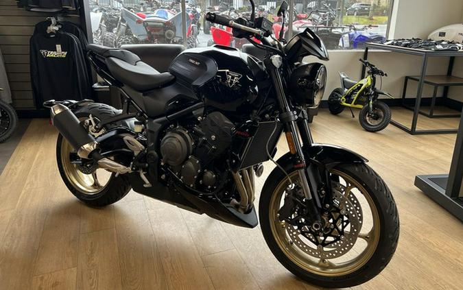 2026 Triumph Trident 800 Jet black 800