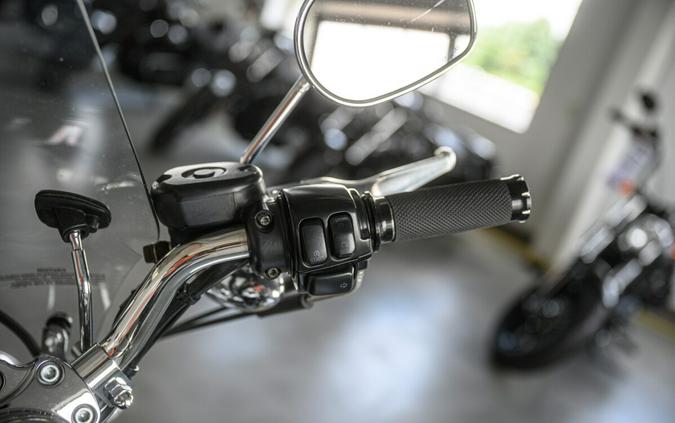 2004 Harley-Davidson Sportster 883 Custom XL 883C