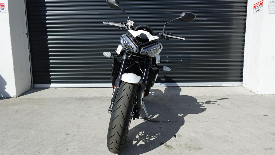 2025 Triumph Street Triple 765 R