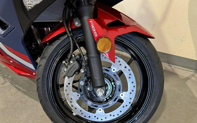 2026 Kawasaki Ninja® 500 ABS Metallic Matte Twilight Blue