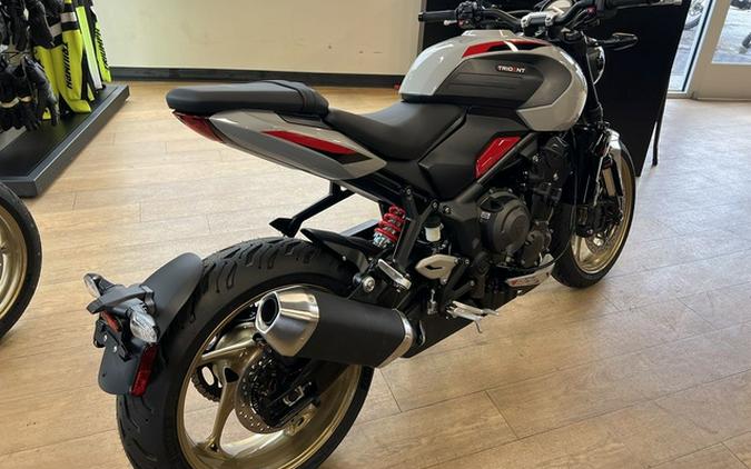 2026 Triumph Trident 800 Ash grey 800
