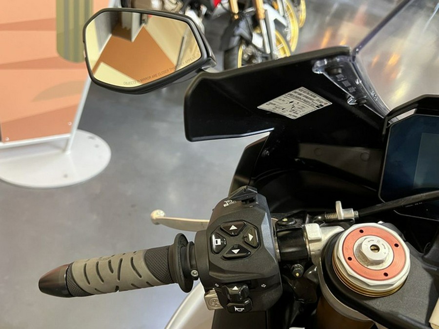 2022 Aprilia RSV4 1100