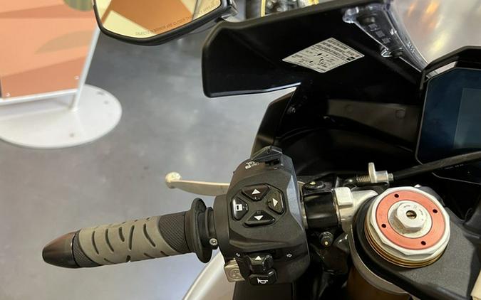 2022 Aprilia RSV4 1100