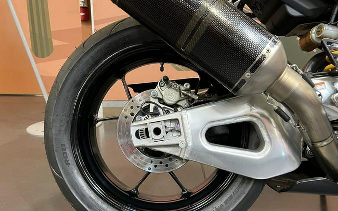 2022 Aprilia RSV4 1100