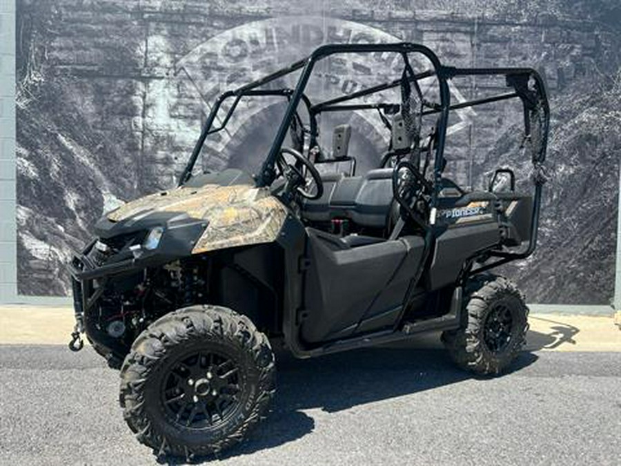 2017 Honda Pioneer 700-4 Deluxe