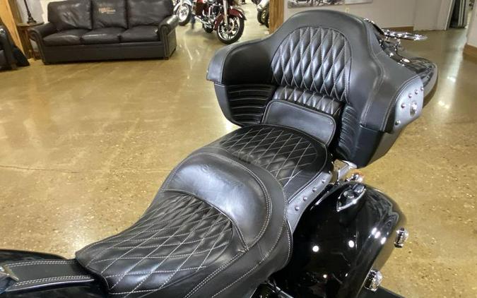 2018 Indian Motorcycle® Roadmaster® ABS Thunder Black