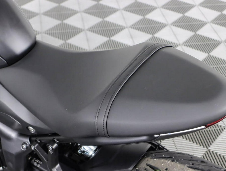 2023 Triumph Trident 660 Matte Jet Black / Matte Silver Ice