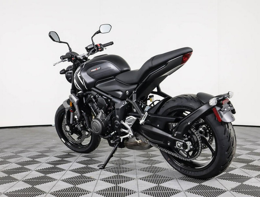 2023 Triumph Trident 660 Matte Jet Black / Matte Silver Ice