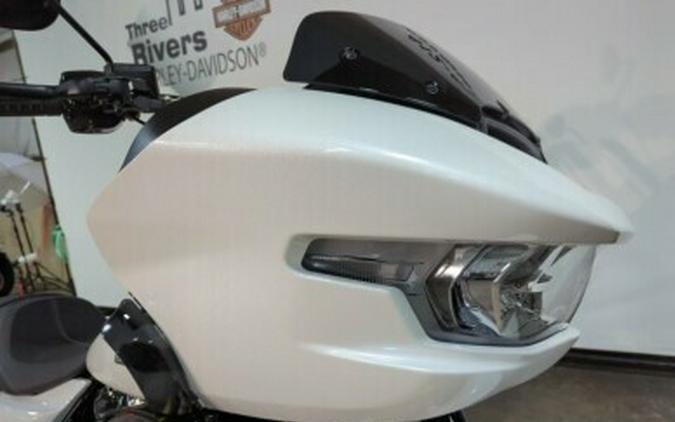 2024 Harley-Davidson Road Glide® White Onyx Pearl - Black Finish