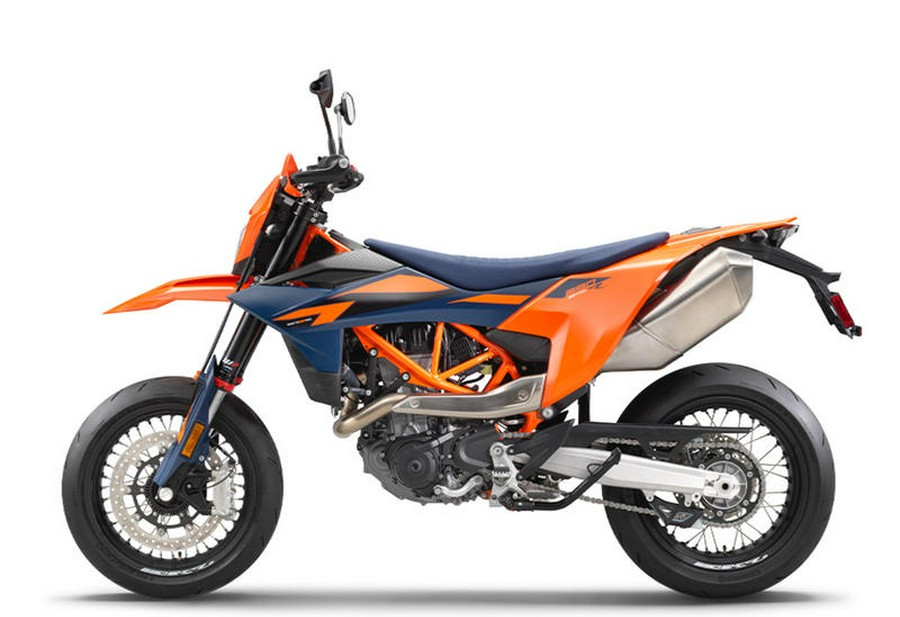 2026 KTM 690 SMC-R