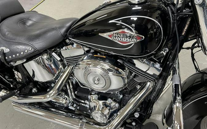 2011 Harley-Davidson Softail FLSTC - Heritage Classic