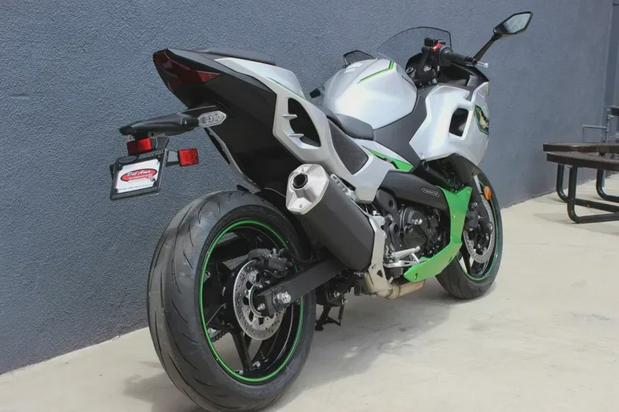 2024 Kawasaki NINJA 7 HYBRID ABS