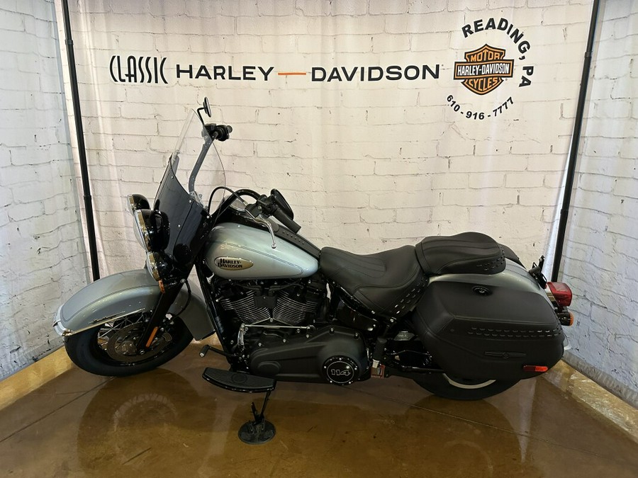 2024 Harley-Davidson Heritage Classic FLHCS Atlas Silver Metallic