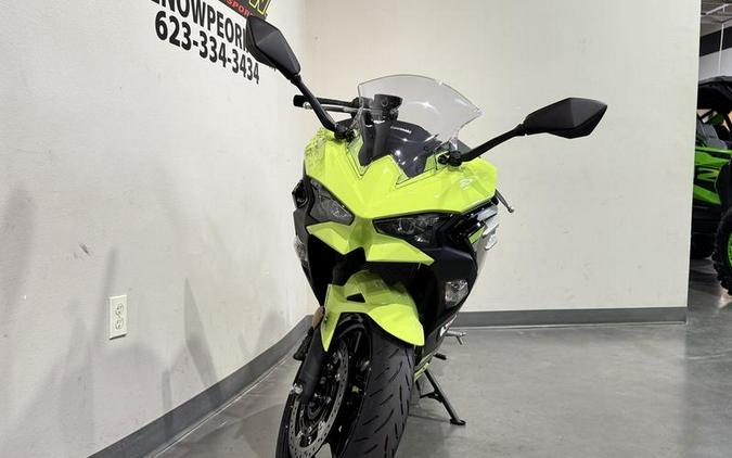 2026 Kawasaki Ninja® 500 ABS Metallic Yellowish Green/Ebony