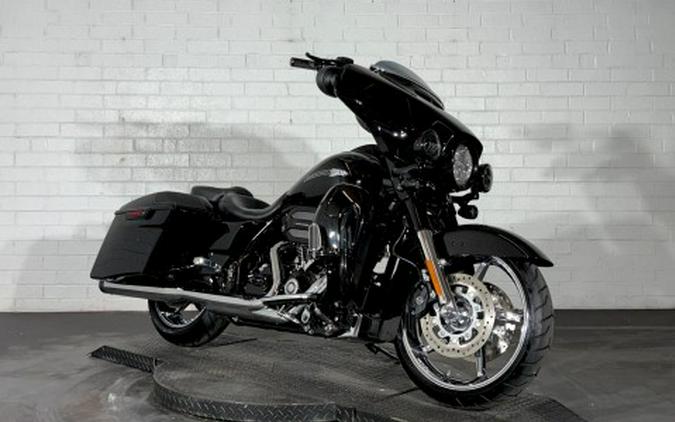 2015 Harley-Davidson CVO™ Street Glide®